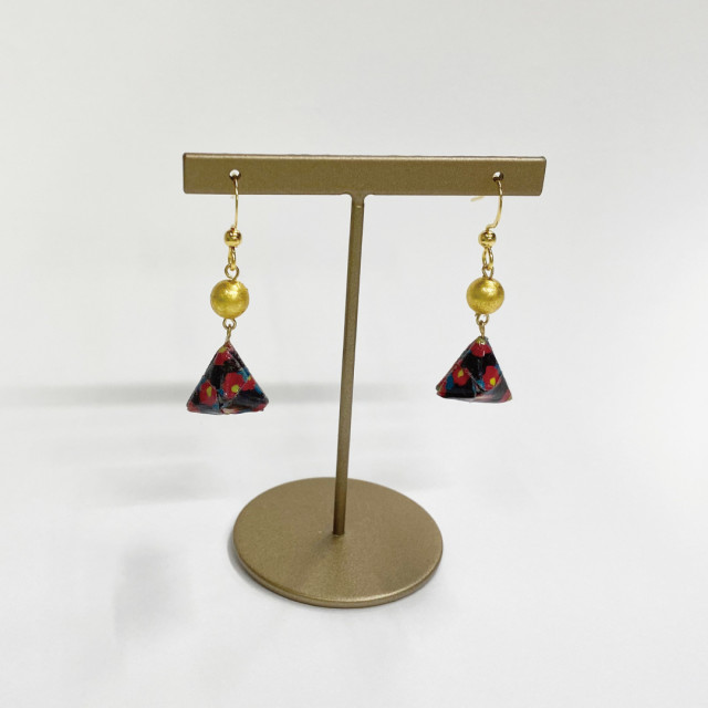 ハンドメイドピアス 三角錐×15 