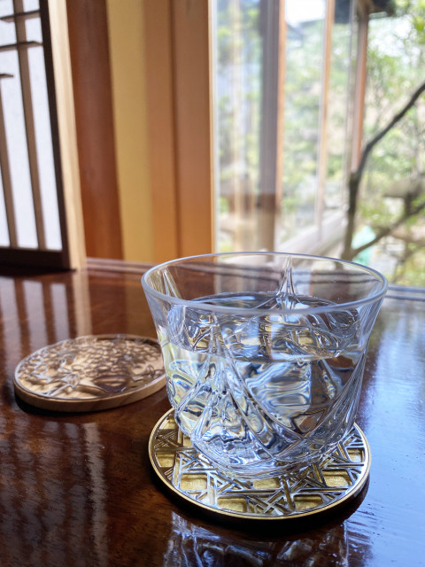 森田沙伊「カトレヤ」額装3号●岩彩作品 共シール 手の凝った金箔地です！● 箔アート｜かなざわカタニ・ドットコム