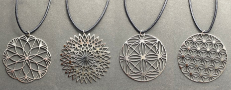 ステンレスネックレス（シルバー)　麻の葉