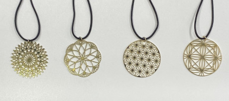 ステンレスネックレス（ゴールド)　麻の葉(ASANOHA)