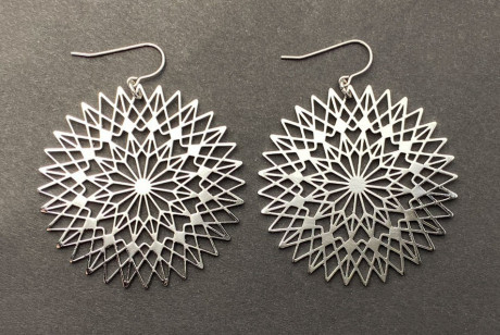 ステンレスピアス（シルバー)　華(HANA)