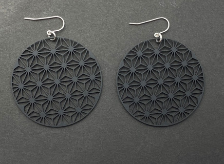 ステンレスピアス（マットブラック)　麻の葉(ASANOHA)