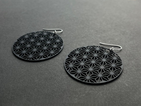 ステンレスピアス（マットブラック)　麻の葉(ASANOHA)