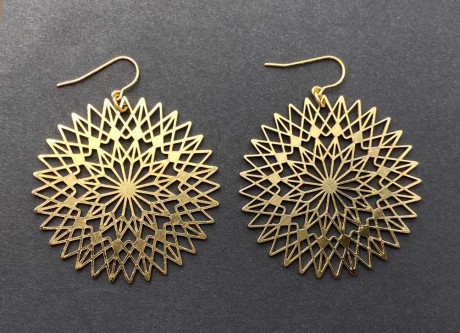 ステンレスピアス（ゴールド)　華(HANA)