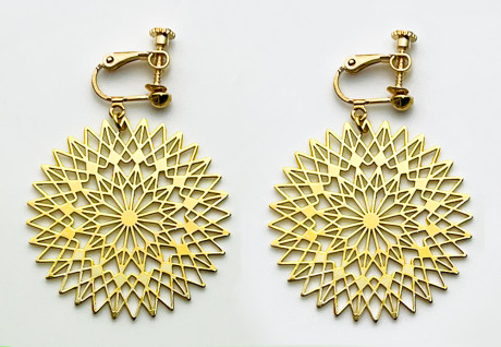 ステンレスイヤリング（ゴールド)　華(HANA)